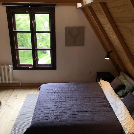 Sadyba Vanda Oryavchyk Buitenkant foto