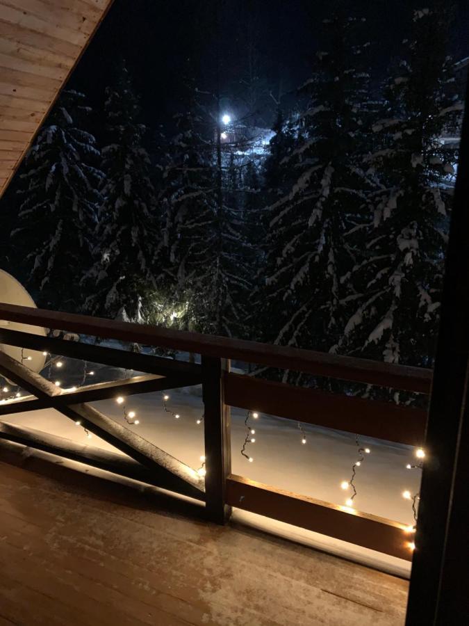 Sadyba Vanda Oryavchyk Buitenkant foto