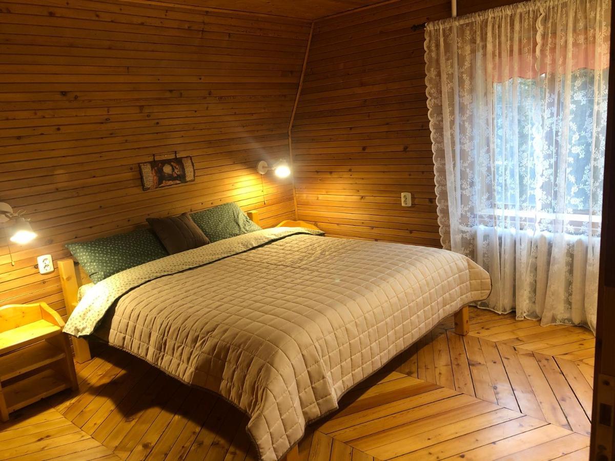 Sadyba Vanda Oryavchyk Buitenkant foto