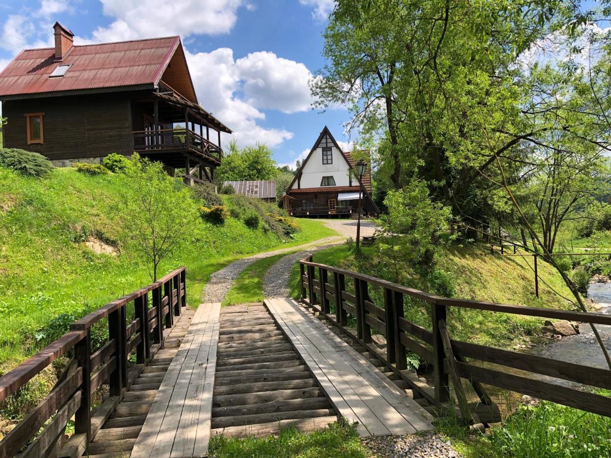 Sadyba Vanda Oryavchyk Buitenkant foto