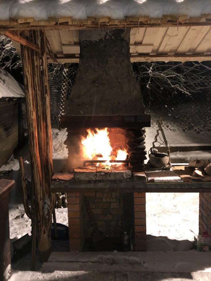 Sadyba Vanda Oryavchyk Buitenkant foto